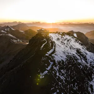 Zažijte léto ve Švýcarsku: Nejstrmější lanovkou na Schilthorn a nejstrmější zubačkou na Pilatus 